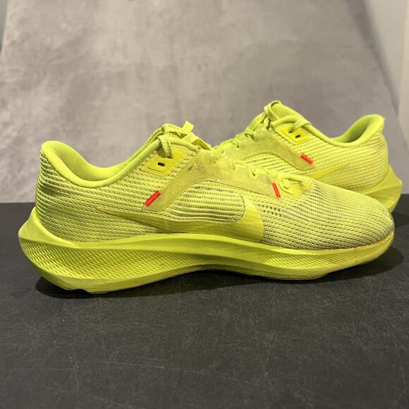 Nike Pegasus 40 Shoes Womens 9.5 Volt Running DV3854-700 Sneakers - Picture 6 of 10